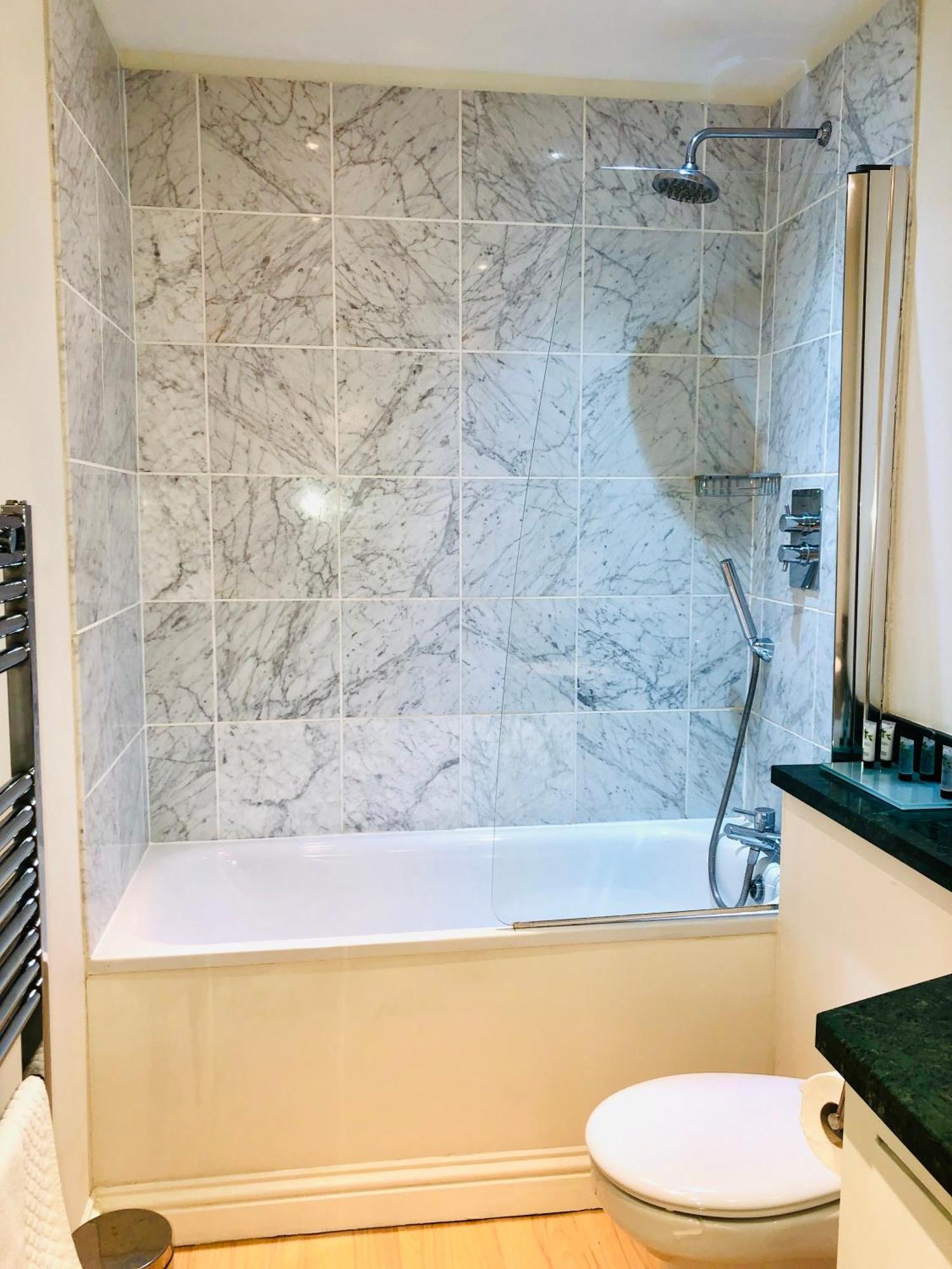 Luxury Apartment In The Heart Of 巴斯 外观 照片